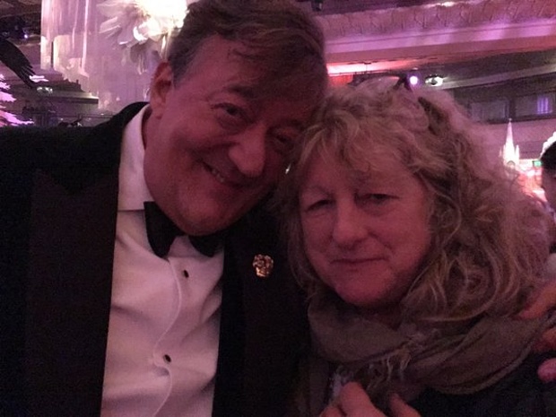 stephen_fry_eliminó_su_cuenta_de_twitter_después_de_la_controversia_de_bafta_03