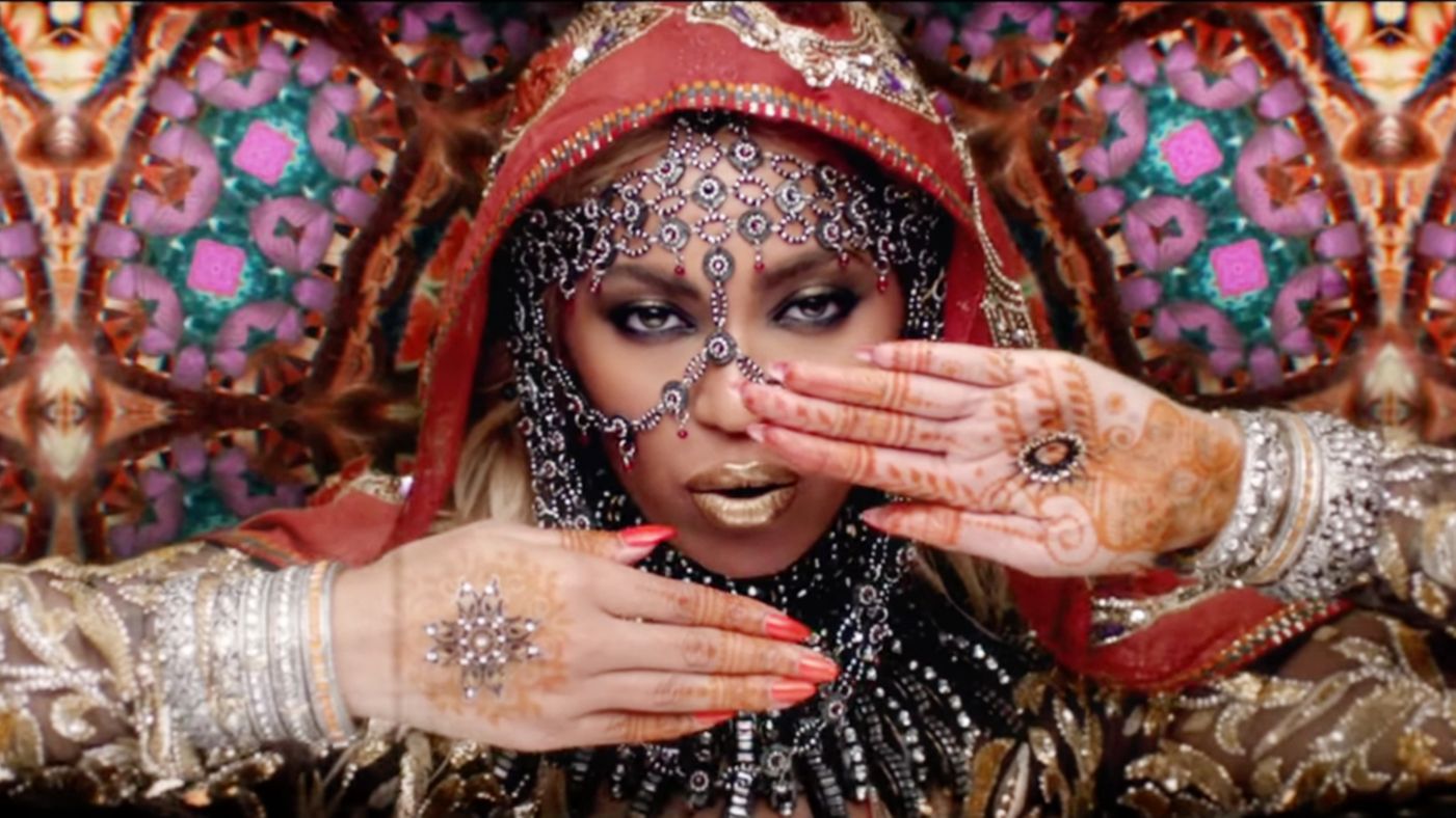 Coldplay-Beyonce-Faced-Inmense-Blacklash-for-Sterotyping-of-Indian-Culture-00