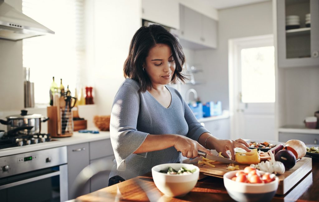 Hazle la cena |  8 lindas maneras de hacer que tu novio sonría después de un mal día |  Su belleza