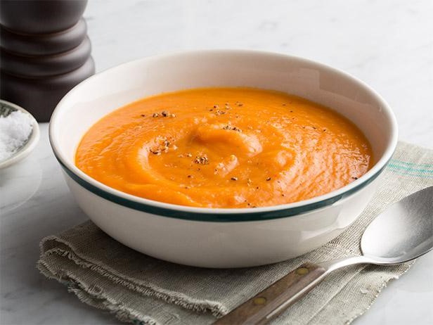 Sopa De Calabaza Butternut |  8 ideas de platos vegetarianos para la mesa de Acción de Gracias |  Su belleza
