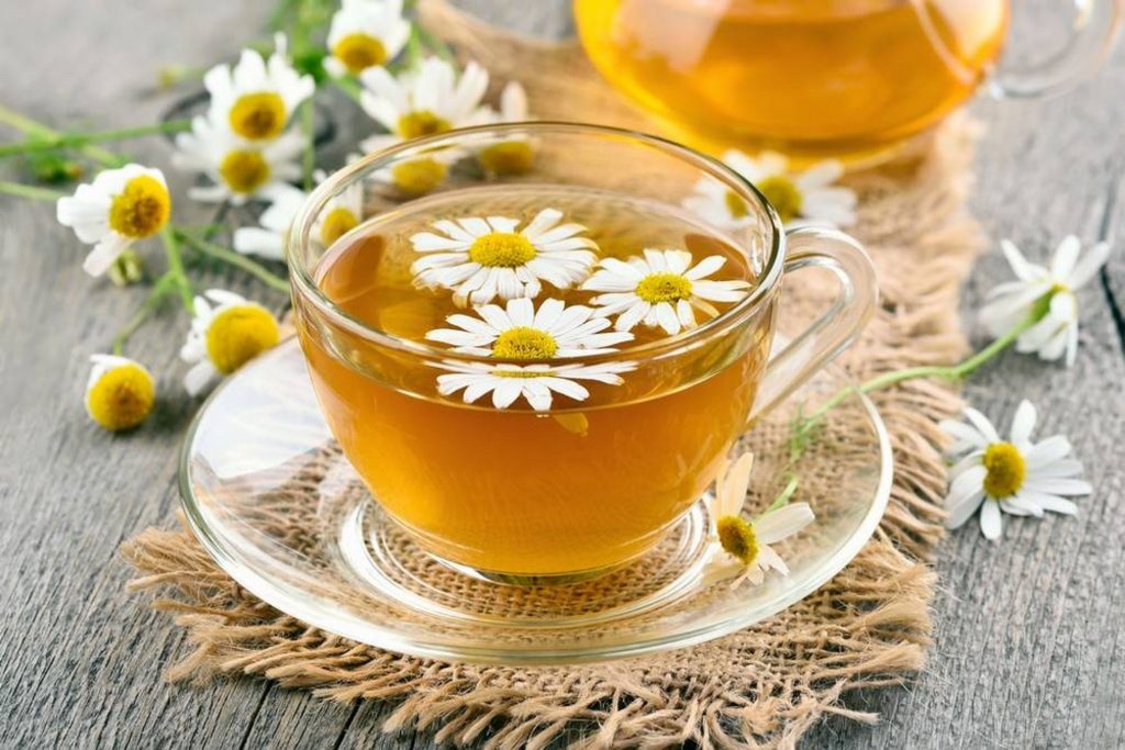 ayuda a conciliar el sueño y reduce los niveles de azúcar en la sangre |  8 beneficios del té de manzanilla |  Su belleza