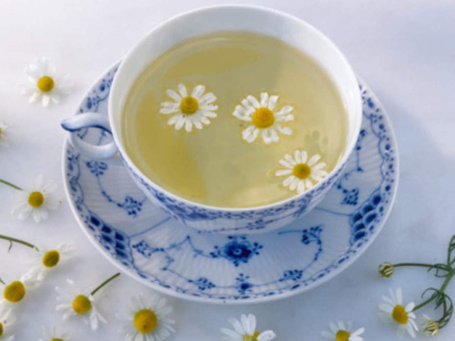 Mejora la digestión |  8 beneficios del té de manzanilla |  Su belleza