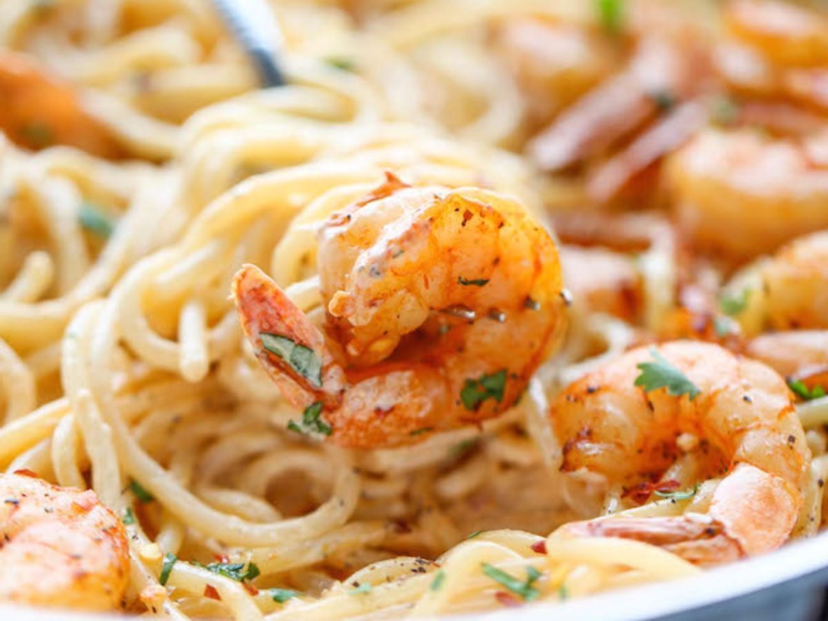 Pasta de camarones Bang Bang |  12 recetas de camarones fáciles pero deliciosas |  Su belleza