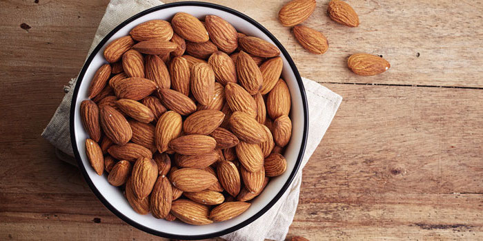 almendras |  10 alimentos saludables que son venenosos cuando se comen mal |  Su belleza