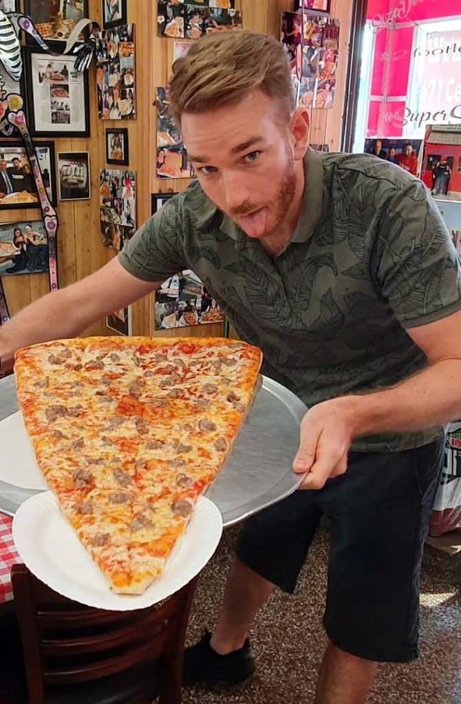   Pizza viral en redes sociales #2 |  nueva tendencia gastronómica es una porción de pizza gigante: la más grande que hayas visto |  Su belleza