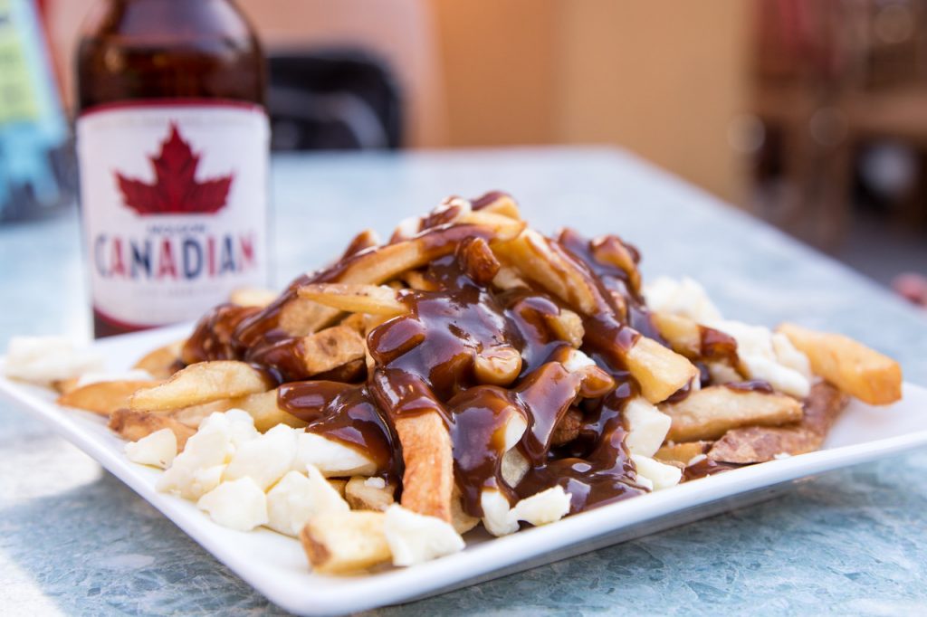 Poutine (Canadá) |  11 alimentos reconfortantes de todo el mundo |  Su belleza