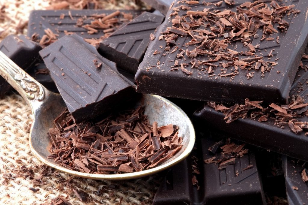 chocolate amargo |  9 mejores alimentos saludables para aumentar de peso rápidamente |  Su belleza