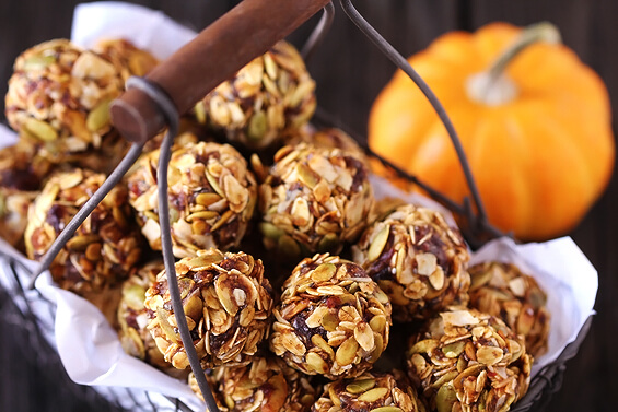 Bocaditos energéticos de calabaza sin hornear |  12 recetas saludables de calabaza perfectas para el otoño |  Su belleza