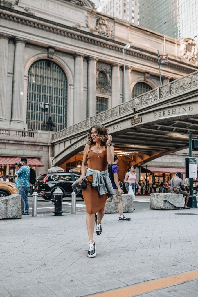 Al club en zapatillas |  15 lecciones de moda que solo aprendes mientras vives en la ciudad de Nueva York |  Su belleza