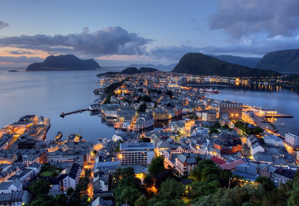 Ålesund, Noruega |  8 países de la Noche Blanca para visitar |  Su belleza