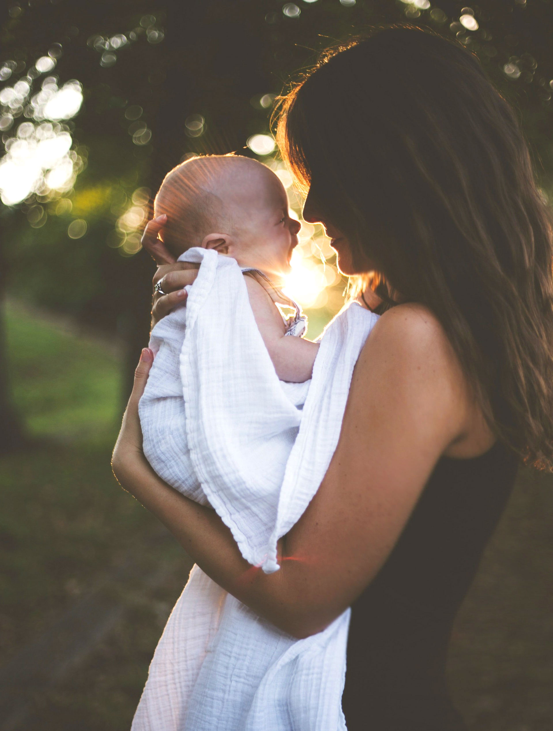 Miedo a lastimar al bebé.  |  8 razones más comunes por las que las mujeres tienen miedo de ser mamá |  Su belleza