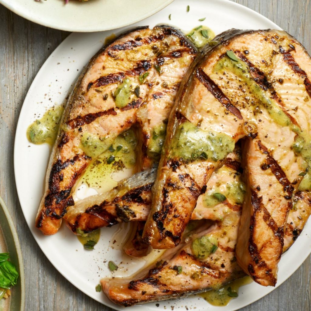 Filetes de salmón con mostaza y cilantro |  12 recetas a la parrilla que debes probar este verano |  Su belleza