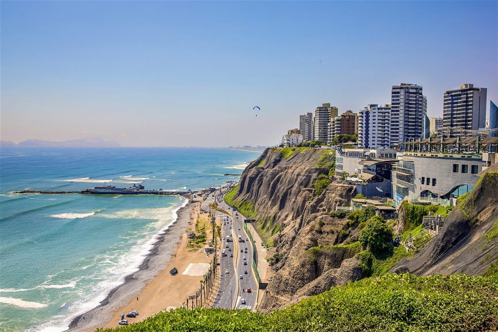 Lima, Perú |  10 destinos perfectamente frescos para cuando simplemente no puede soportar el calor del verano |  Su belleza