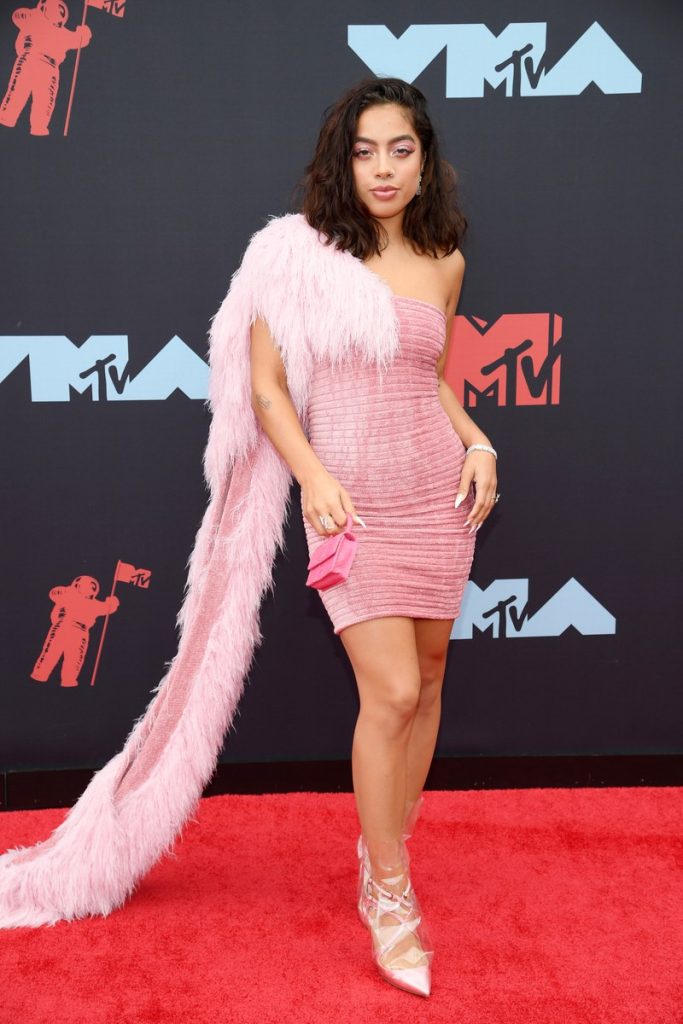 Kiana Lede |  Los mejores looks de los VMA 2019 |  Su belleza