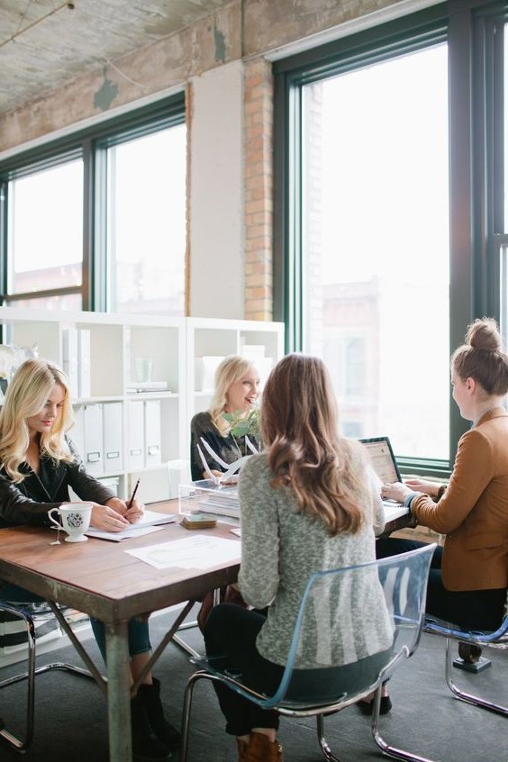 Consulta tu círculo de trabajo |  6 maneras de ser más positivo en el trabajo |  Su belleza