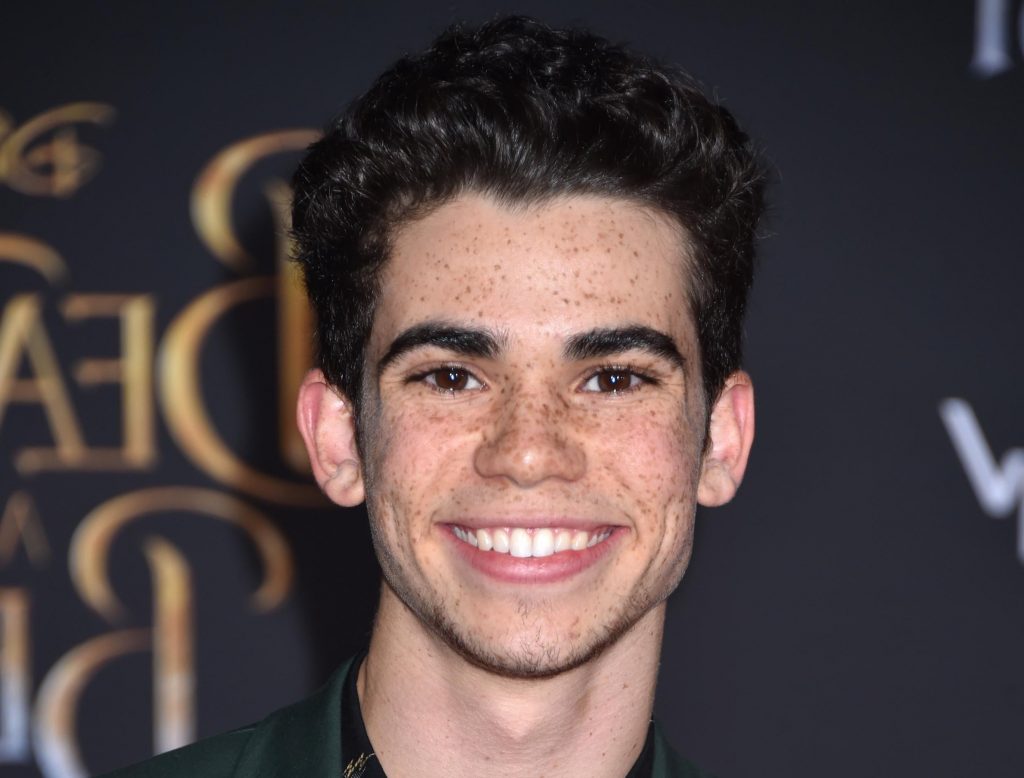 Cameron Boyce estrella de la serie de Disney “Jessie” |  La muerte prematura de Cameron Boyce: un tributo |  Su belleza