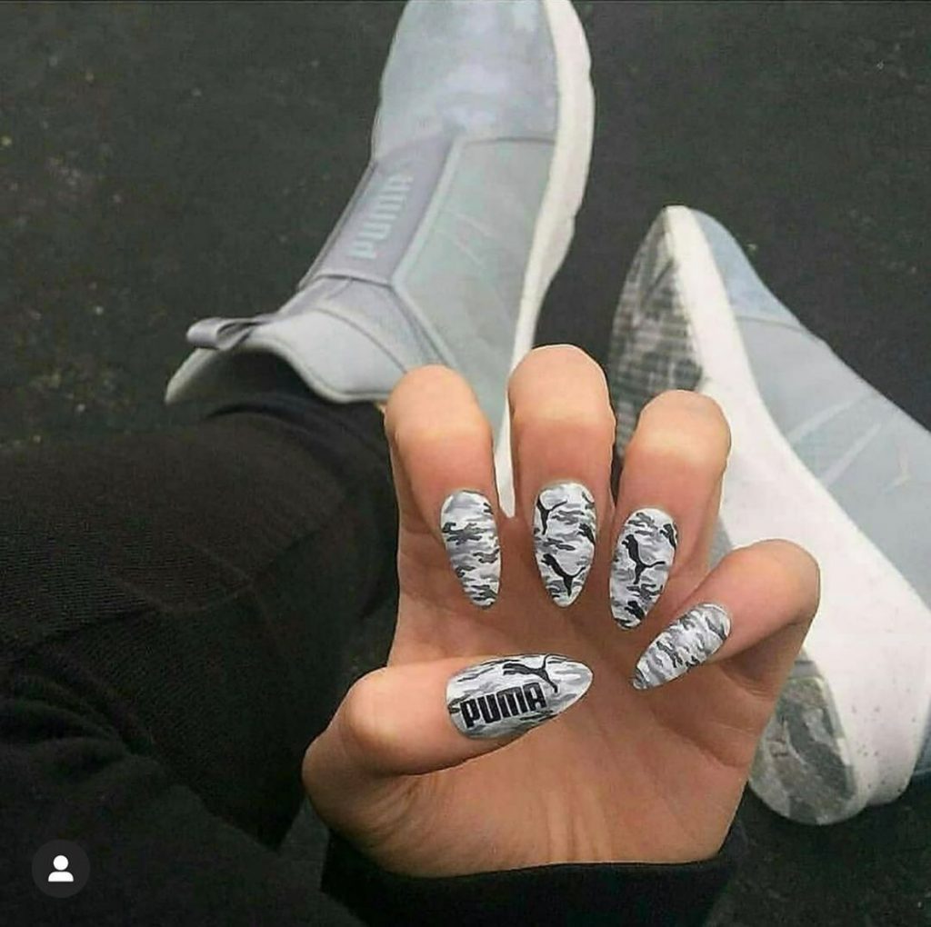 #4 |  Zapatillas de deporte de lujo Nail Art - Ahora que es una idea novedosa |  Su belleza