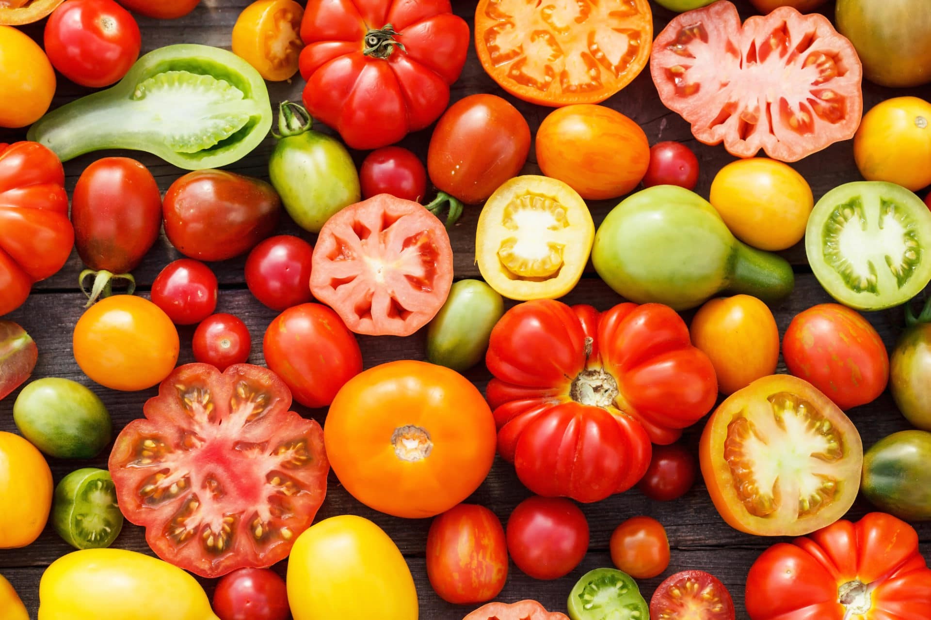 Tomates |  10 alimentos que tratan las afecciones de la piel |  Su belleza