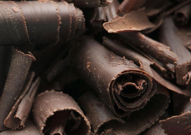 Chocolate negro |  10 alimentos que tratan las afecciones de la piel |  Su belleza