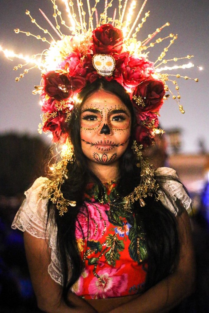 Corona|  10 ideas de maquillaje para el Día de los Muertos |  Su belleza