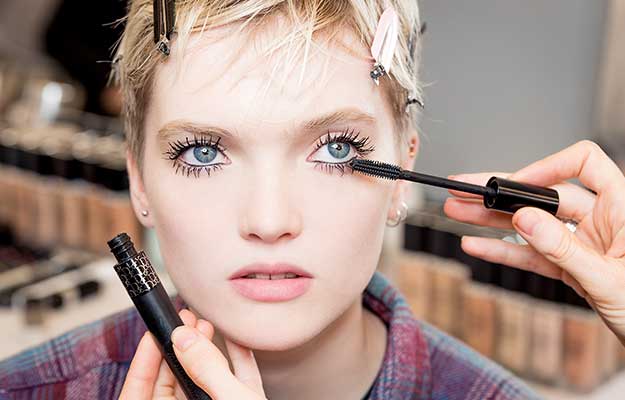 El Twiggy |  9 looks clásicos de maquillaje para rockear |  Su belleza