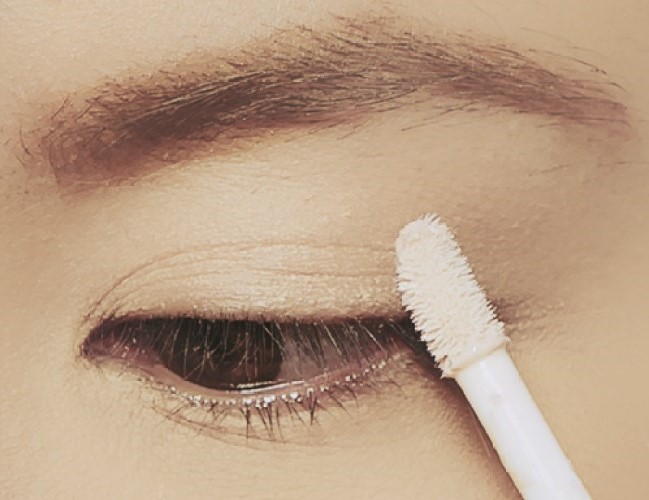 imprimación de ojos |  9 consejos de maquillaje que una persona con ojos caídos debe saber |  Su belleza