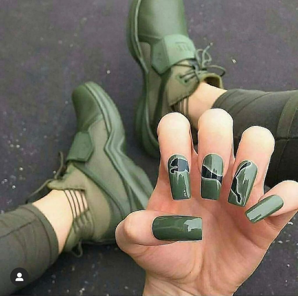 #1 |  Zapatillas de deporte de lujo Nail Art - Ahora que es una idea novedosa |  Su belleza