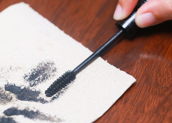 Limpie el cepillo antes de usarlo |  Cómo aplicar el rímel como un profesional |  Su belleza
