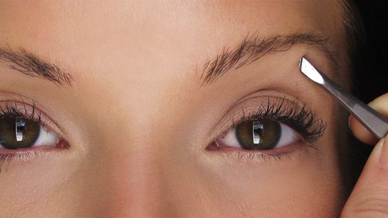 seguir manteniendo las cejas |  Cómo recortar tus cejas sin estropearlas |  Su belleza