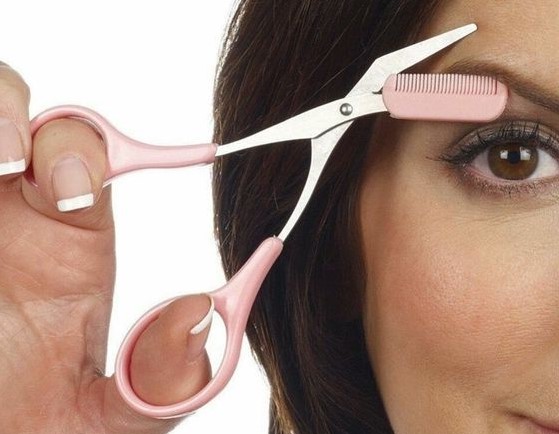 tijeras para recortar cejas en ángulo |  Cómo recortar tus cejas sin estropearlas |  Su belleza