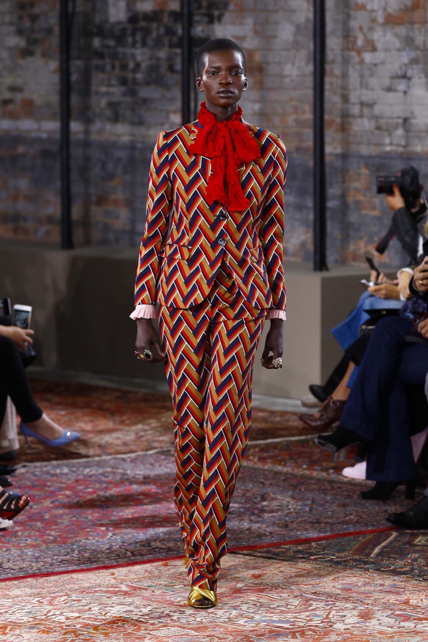 mejores-looks-de-la-coleccion-crucero-de-gucci-2016-08