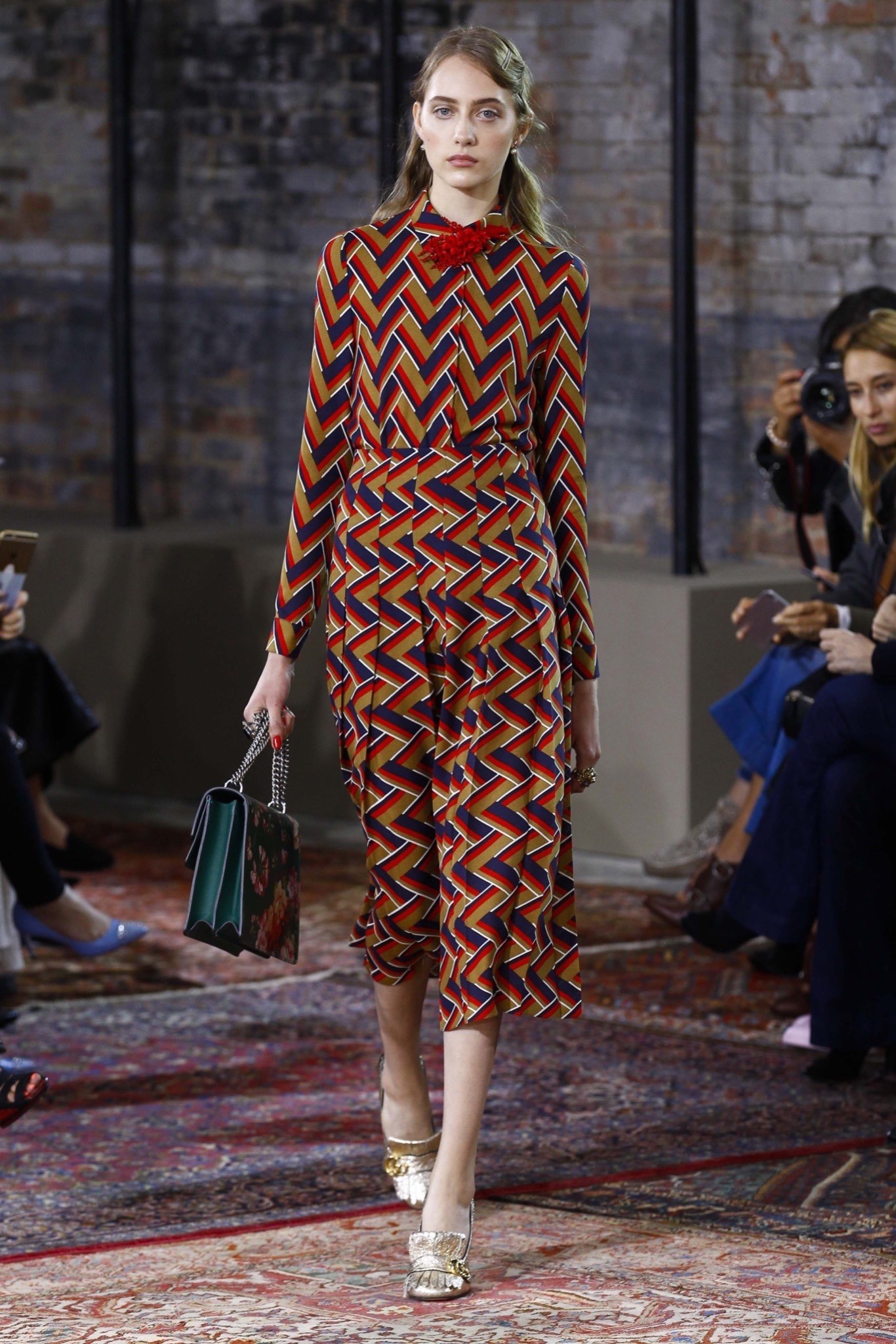 mejores-looks-de-la-coleccion-crucero-de-gucci-2016-00