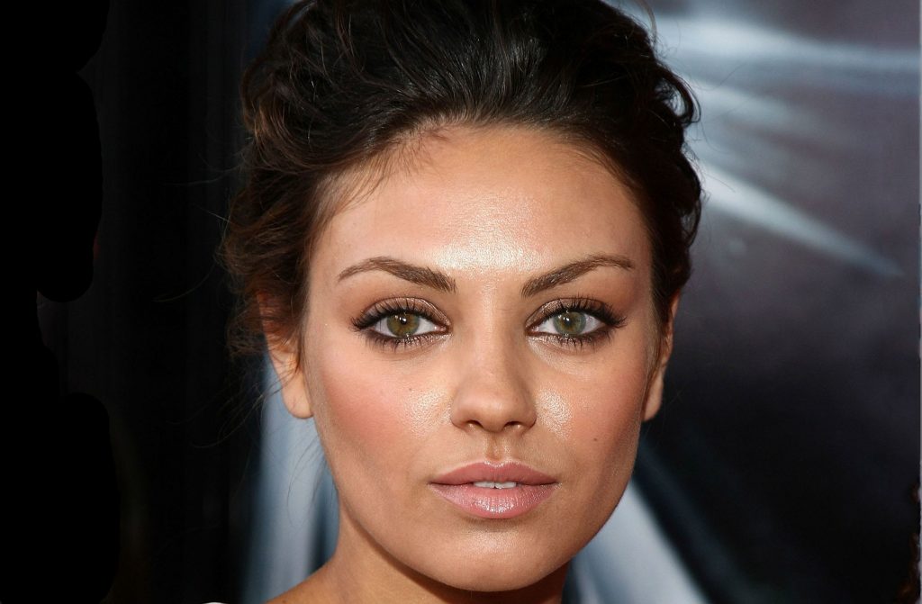 Mila Kunis |  10 actrices con los ojos más bonitos |  Su belleza