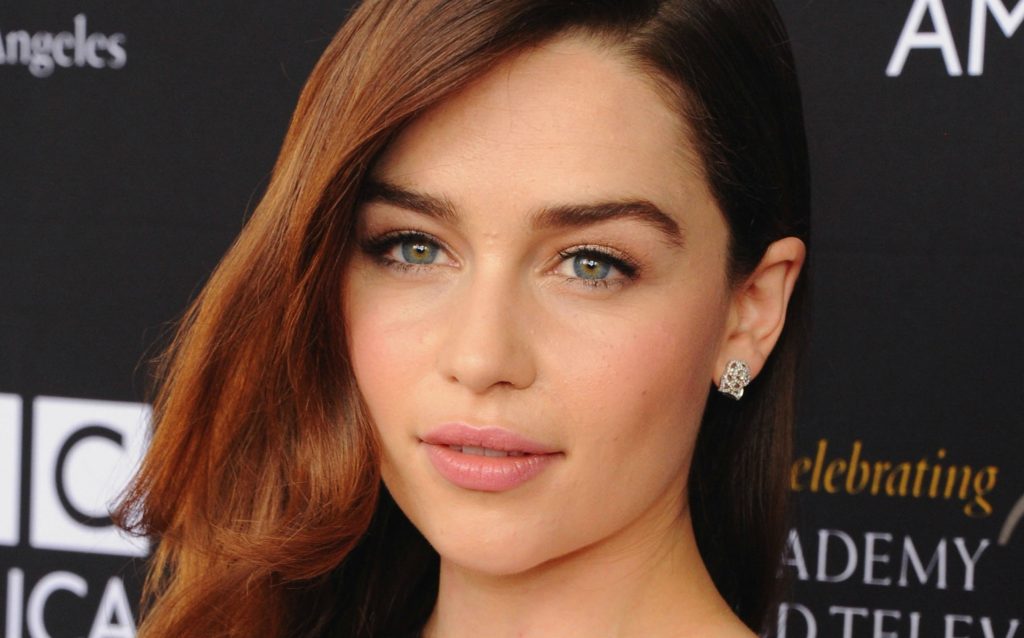 emilia clarke |  10 actrices con los ojos más bonitos |  Su belleza