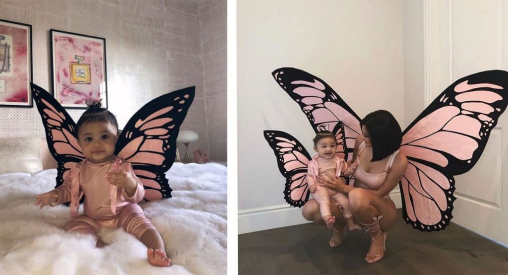 Stormi y Kylie como gemelas mariposa |  Stormi Webster vestida como mamá Kylie y papá Travis es totalmente adorable |  Su belleza