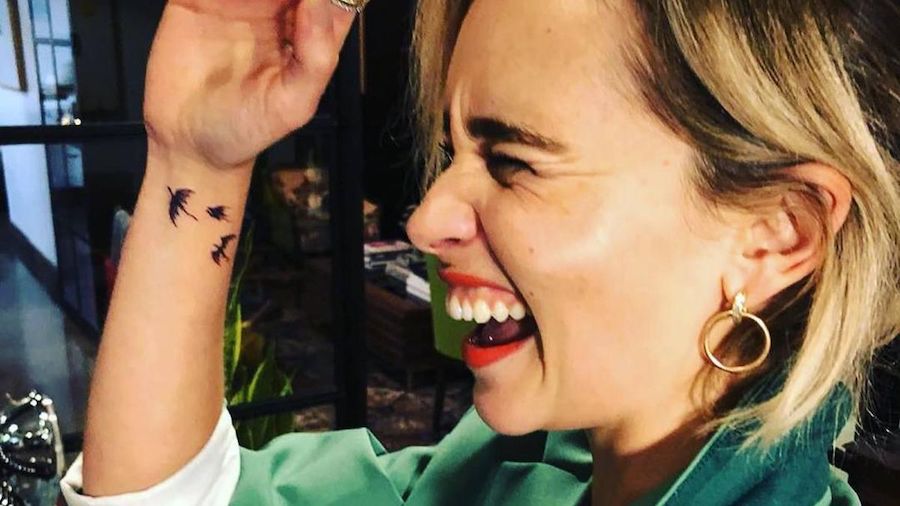 Ella se hace tatuajes sentimentales |  8 razones más para amar a Emilia Clarke |  Su belleza