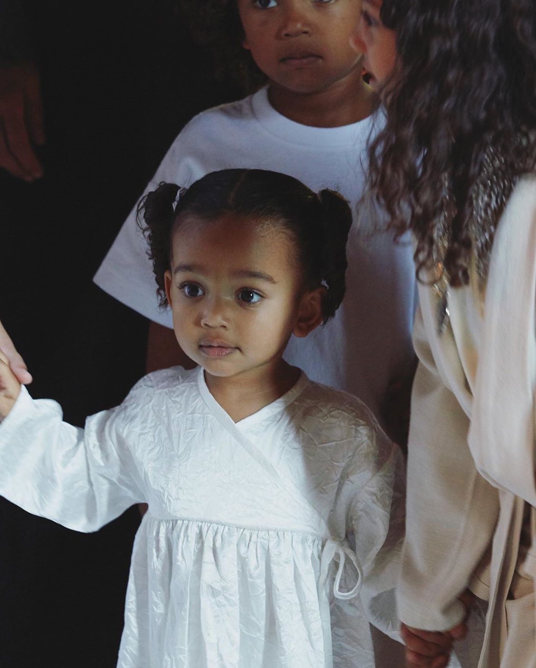 Kim Kardashian y sus hijos bautizados en la iglesia armenia #7 |  Su belleza