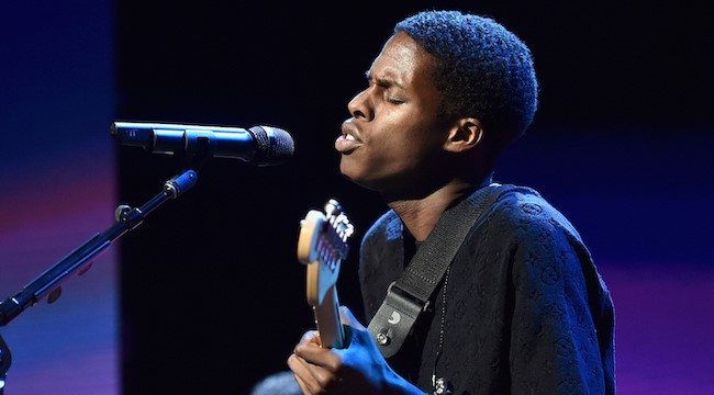 Daniel Caesar fue el cantante de su boda |  7 cosas que debe saber sobre la boda de Hailey Baldwin y Justin Bieber |  Su belleza