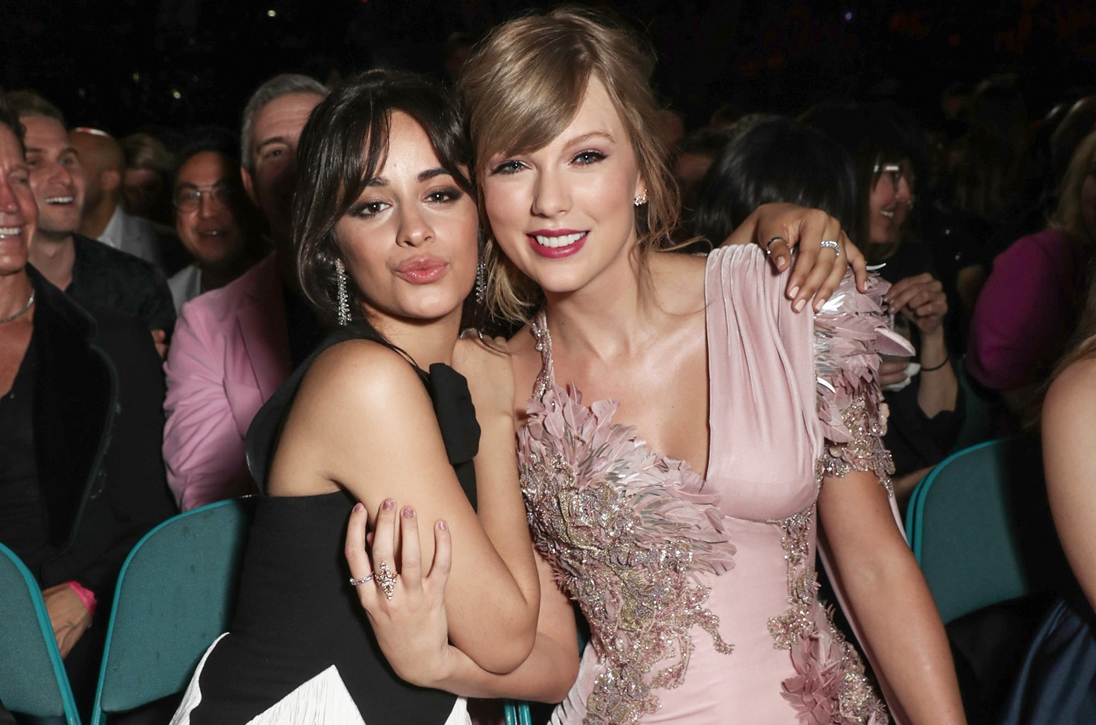 taylor swift |  15 datos de Camila Cabello que no sabías |  Su belleza