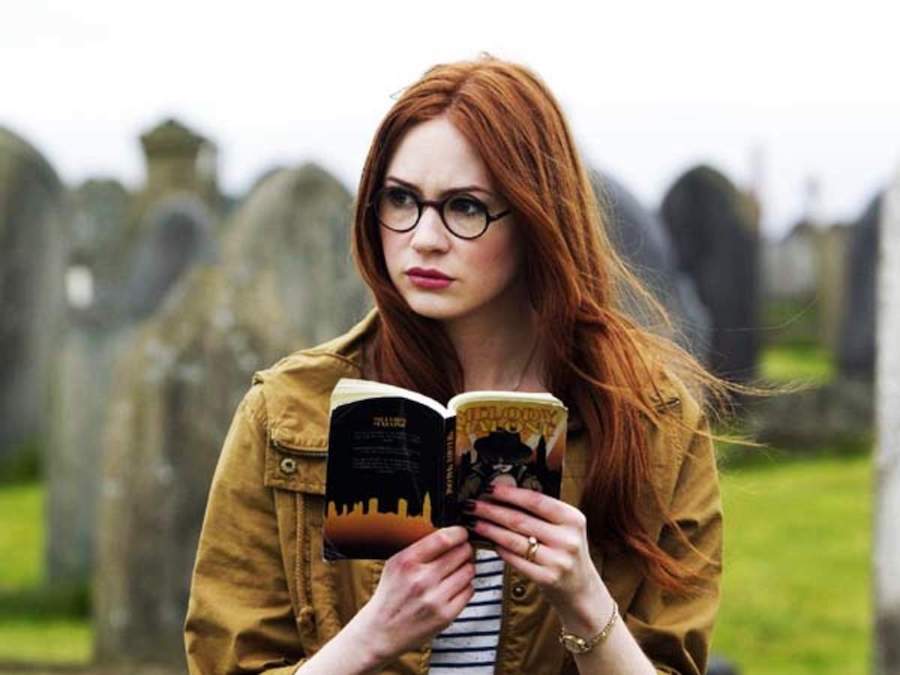 ella no puede nadar |  8 datos divertidos que no sabías sobre Karen Gillan |  Su belleza