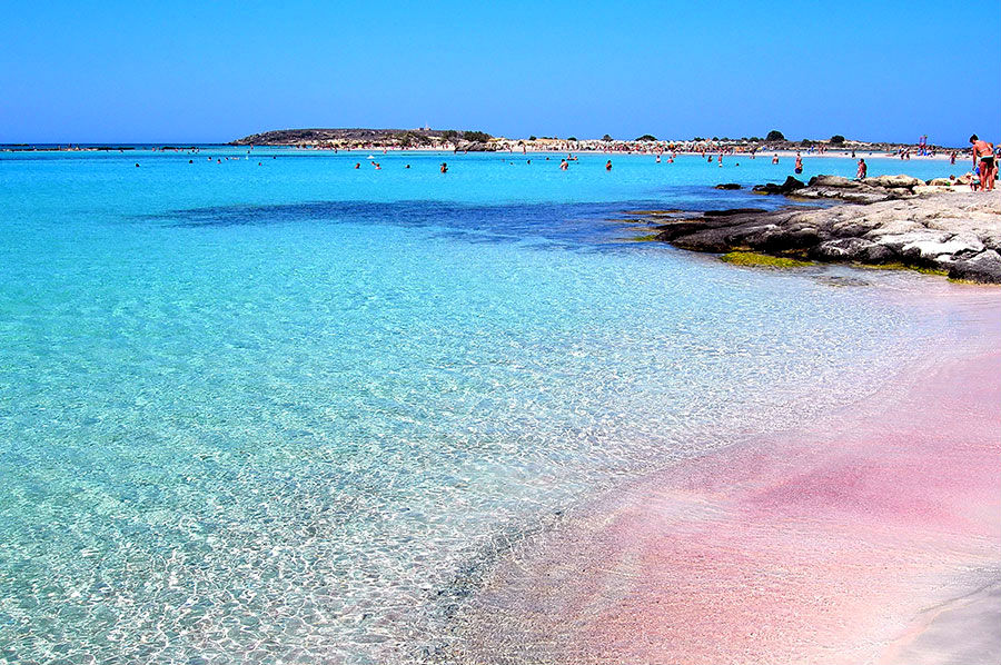 lugares_increibles_para_encontrar_playas_de_arena_rosa_06