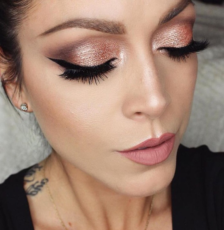 razones-por-las-que-necesitas-estar-rocking-rose-gold-makeup-01