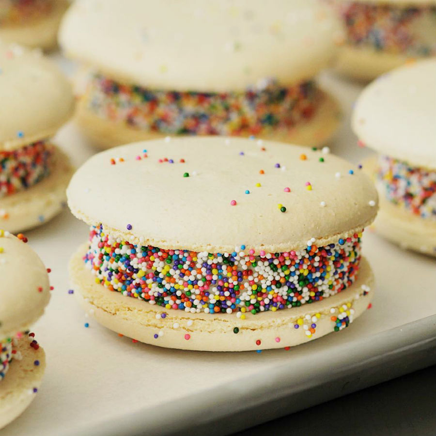 macaron-helado-sándwiches-la-nueva-tendencia-de-postres-y-estamos-a favor-06