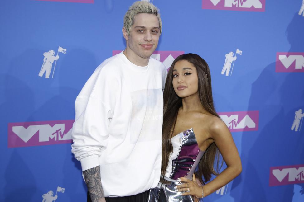 Pete y Ariana Grande |  12 cosas que no sabías sobre Pete Davidson |  Su belleza