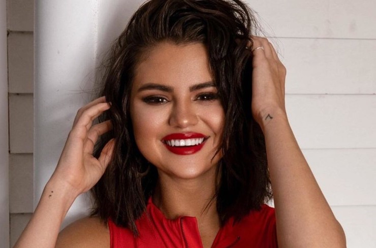Selena Gomez está sacando su propia línea de belleza #2 |  Su belleza