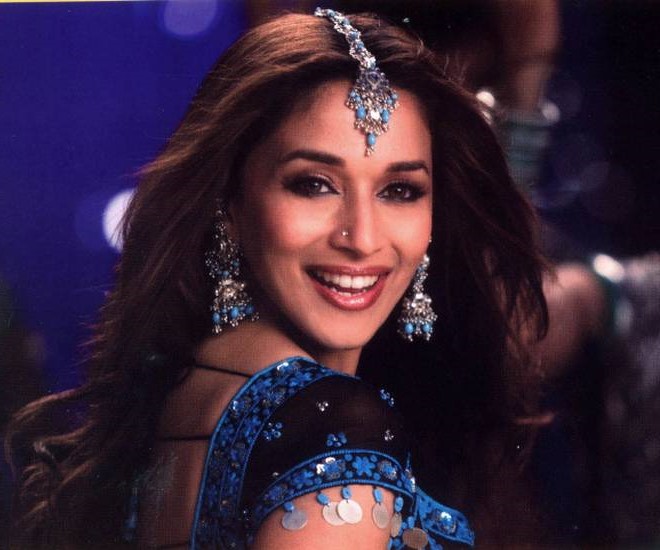 Madhuri Dixit |  8 deslumbrantes de Bollywood comparten sus principales rutinas de belleza, y estamos ansiosos por probarlas |  Su belleza