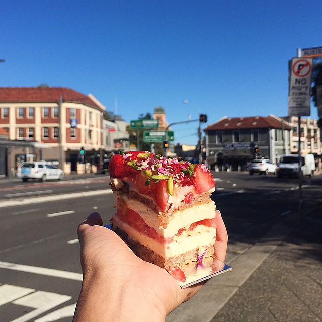 esta-comida-callejera-cuenta-de-instagram-chica-come-mundo-hará-que-tu-estómago-gruña-10