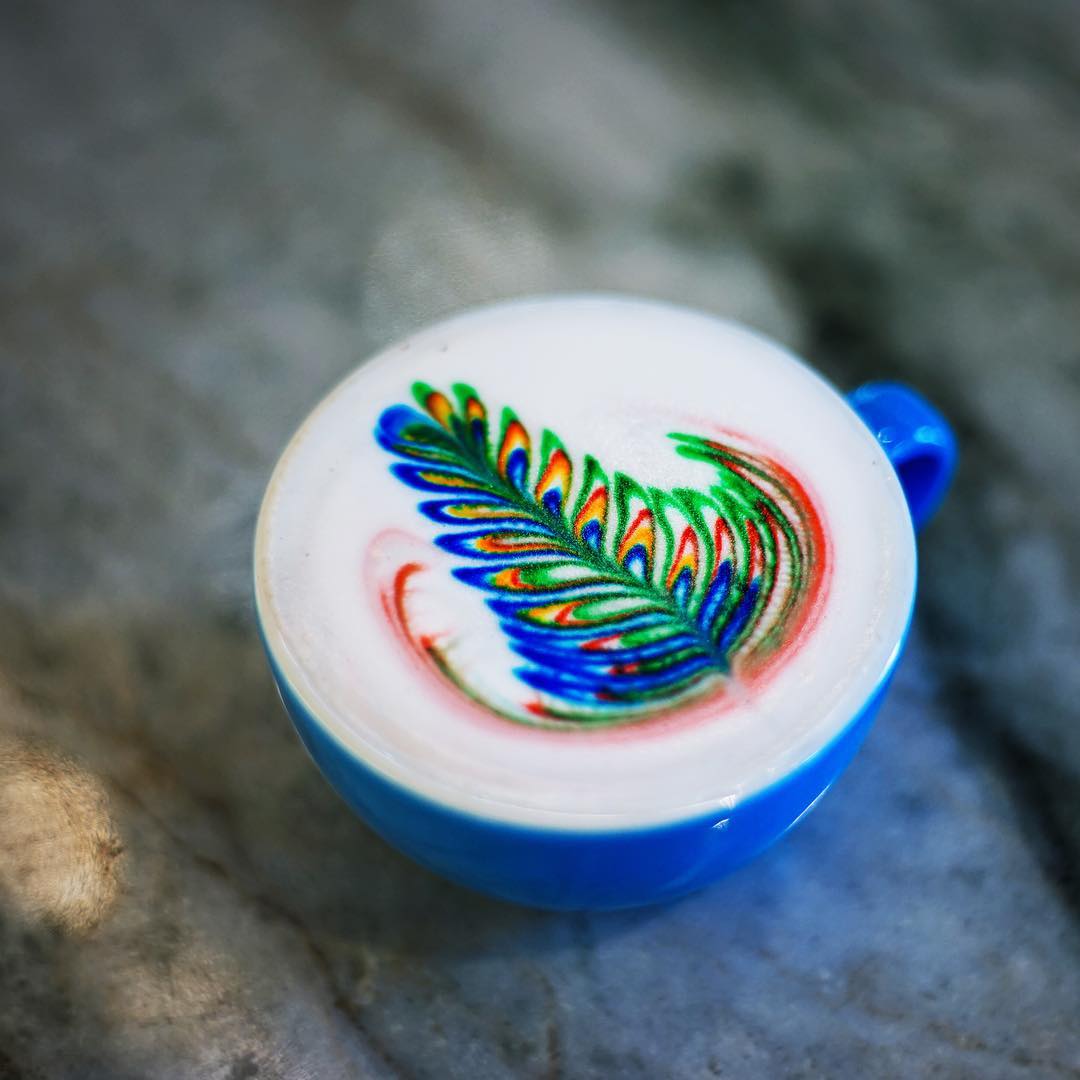 rainbow-coffee-is-the-new-hipnotizing-trend-in-barista-art-you-have-to-your-hands-on-12