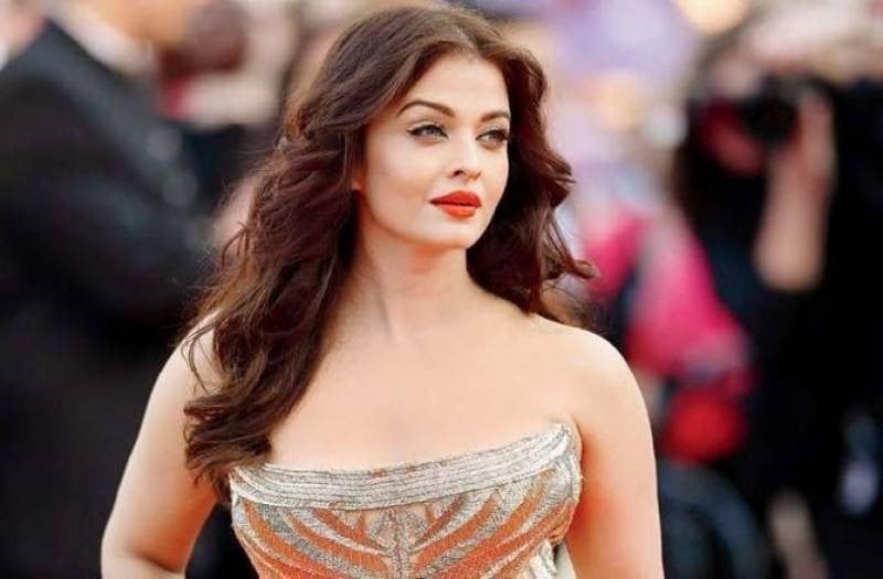 Aishwarya Rai |  8 deslumbrantes de Bollywood comparten sus principales rutinas de belleza, y estamos ansiosos por probarlas |  Su belleza