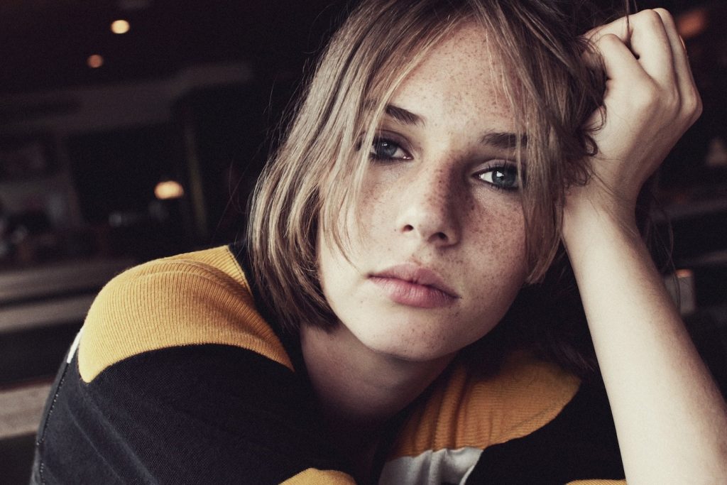 maya hawke |  13 datos interesantes sobre Maya Hawke |  Su belleza